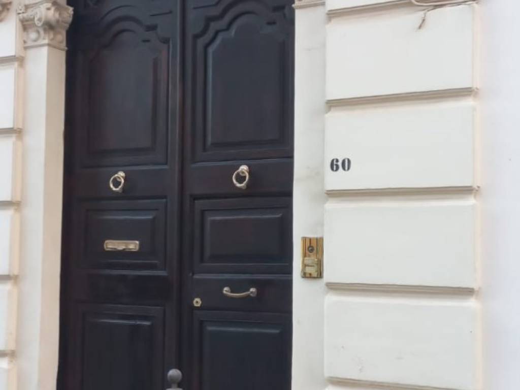 intera palazzina in vendita a Brindisi in zona Centro Città