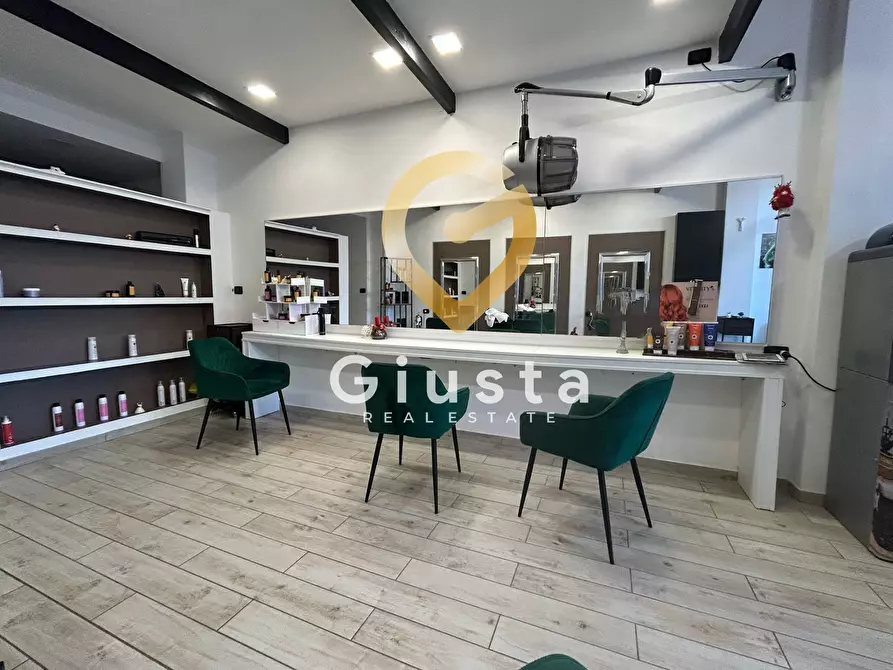 locale commerciale in vendita a Brindisi in zona Centro Città