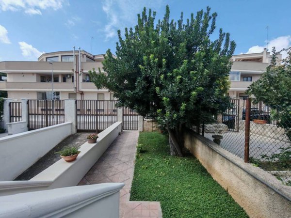 casa indipendente in vendita a Brindisi in zona Paradiso