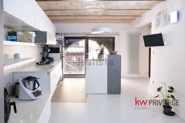 casa indipendente in vendita a Brindisi in zona Centro Città