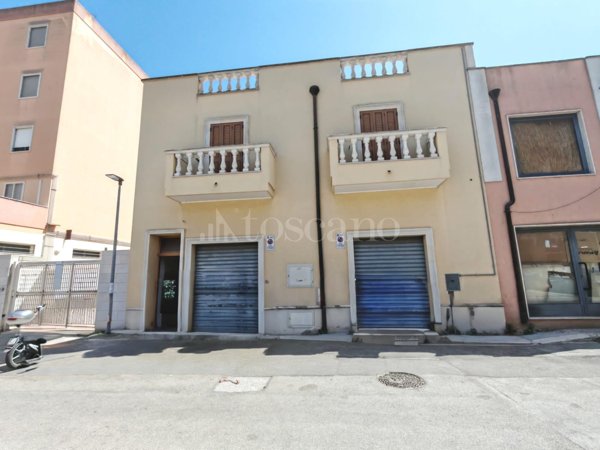 casa indipendente in vendita a Brindisi in zona Perrino