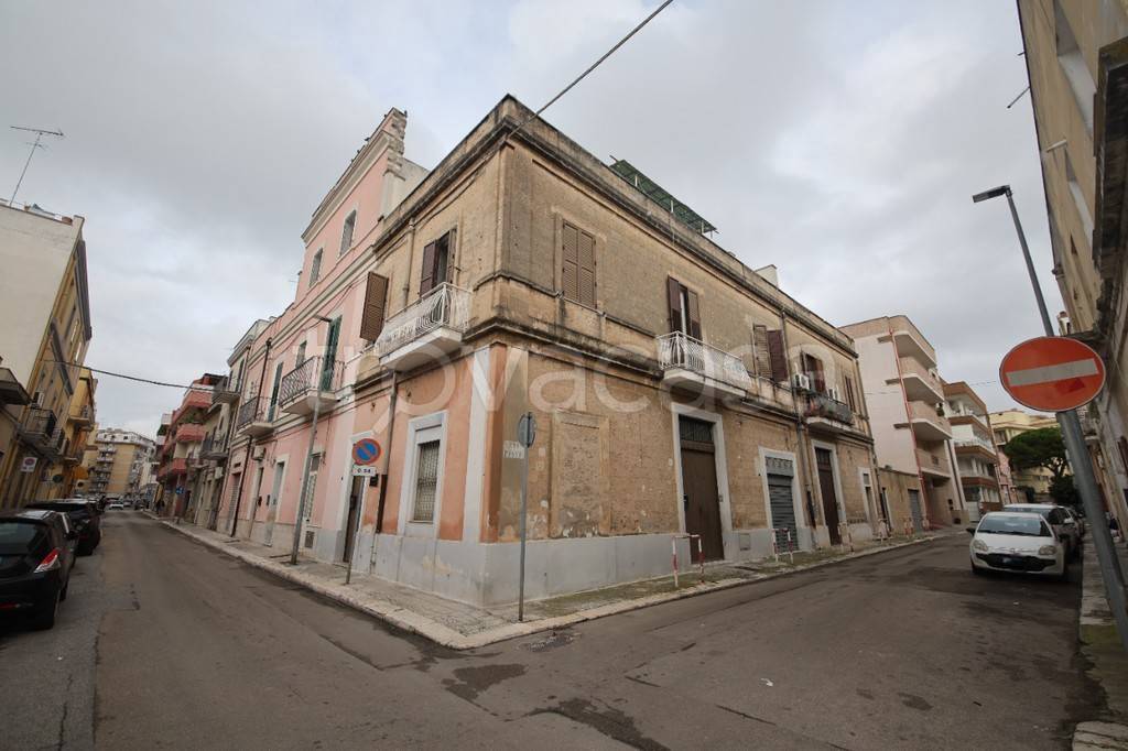 casa indipendente in vendita a Brindisi in zona Cappuccini