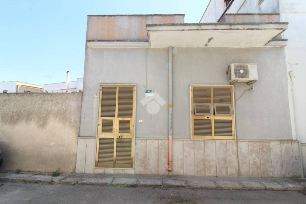casa indipendente in vendita a Brindisi in zona Tuturano