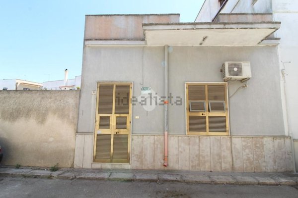 casa indipendente in vendita a Brindisi in zona Tuturano