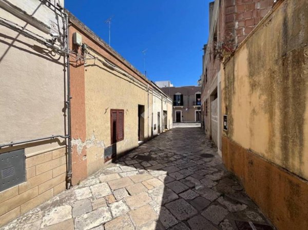casa indipendente in vendita a Brindisi in zona Centro Città