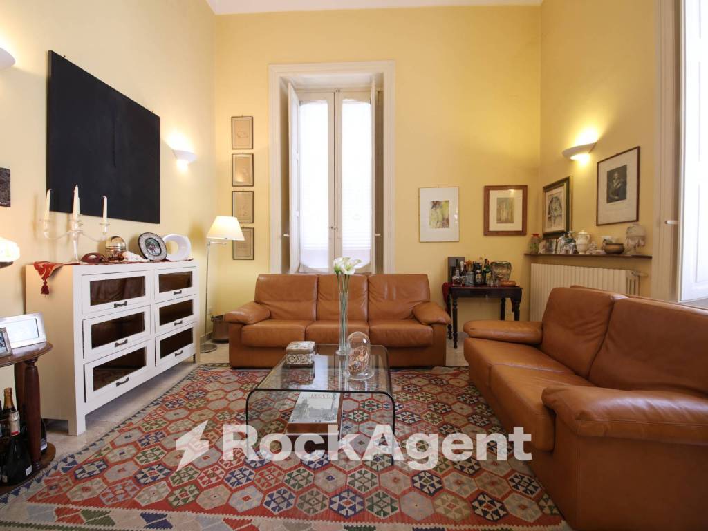 intera palazzina in vendita a Brindisi in zona Centro Città