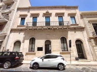 casa indipendente in vendita a Brindisi in zona Centro Città