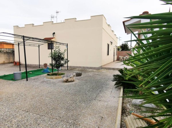 casa indipendente in vendita a Brindisi