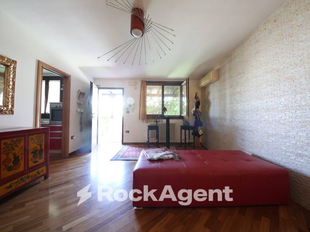 casa indipendente in vendita a Brindisi in zona Centro Città