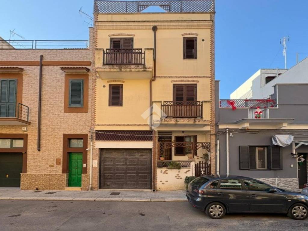 casa indipendente in vendita a Brindisi in zona Cappuccini