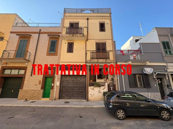 casa indipendente in vendita a Brindisi in zona Cappuccini