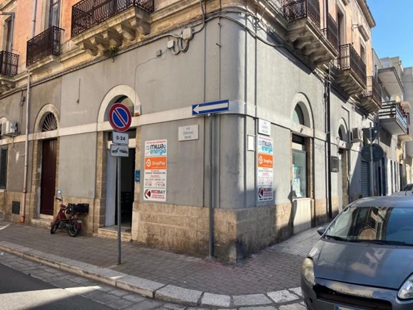 negozio in vendita a Brindisi in zona Centro Città