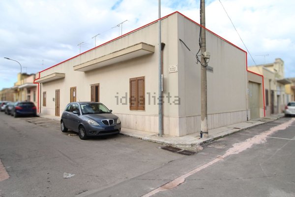 casa indipendente in vendita a Brindisi
