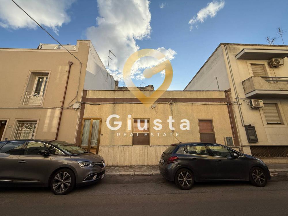 casa indipendente in vendita a Brindisi in zona Cappuccini
