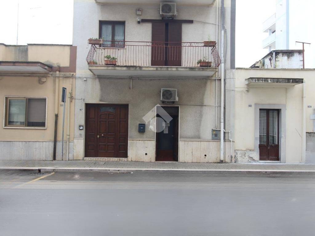 casa indipendente in vendita a Brindisi in zona Cappuccini