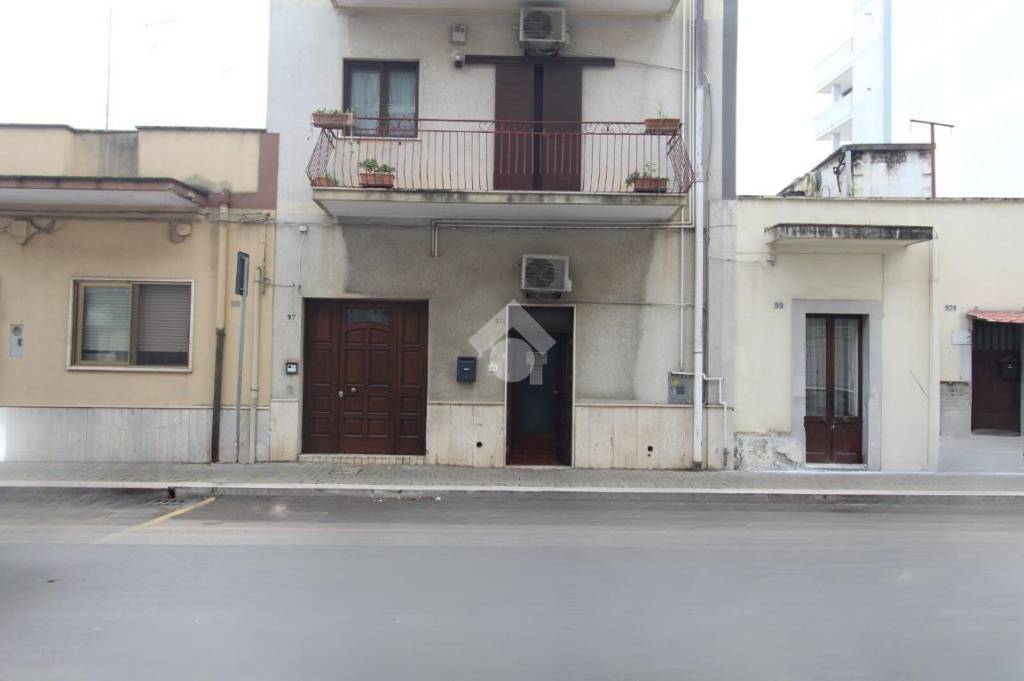 casa indipendente in vendita a Brindisi in zona Cappuccini
