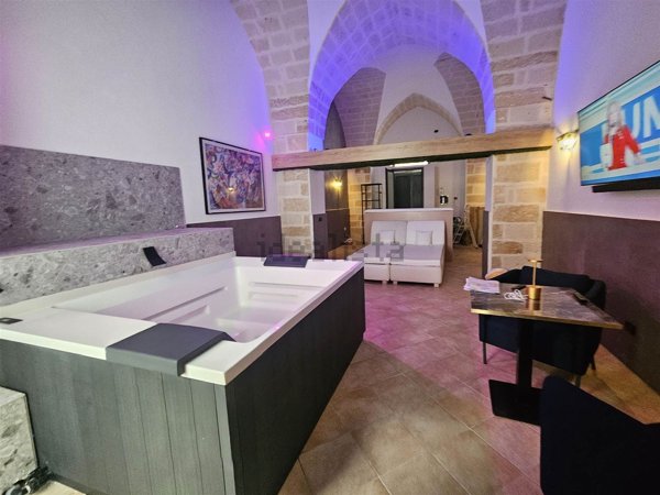 casa indipendente in vendita a Brindisi in zona Centro Città