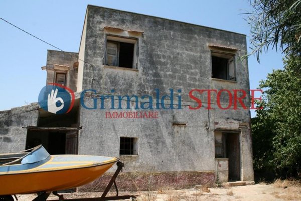 casa indipendente in vendita a Brindisi in zona Centro Città