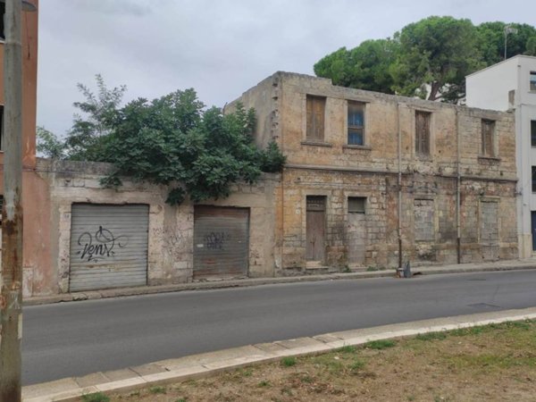 casa indipendente in vendita a Brindisi in zona Centro Città