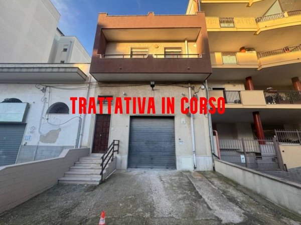 casa indipendente in vendita a Brindisi in zona Cappuccini
