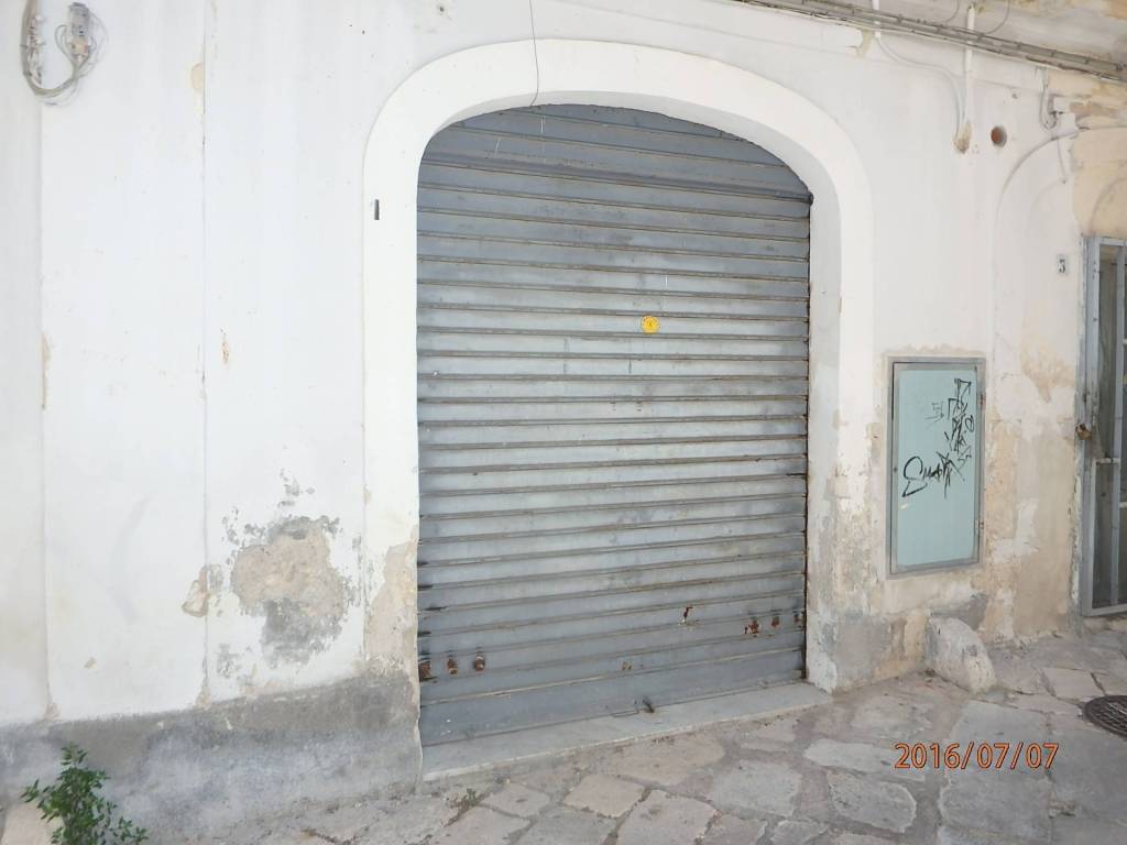 locale commerciale in vendita a Brindisi in zona Centro Città