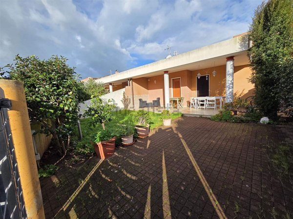 casa indipendente in vendita a Brindisi