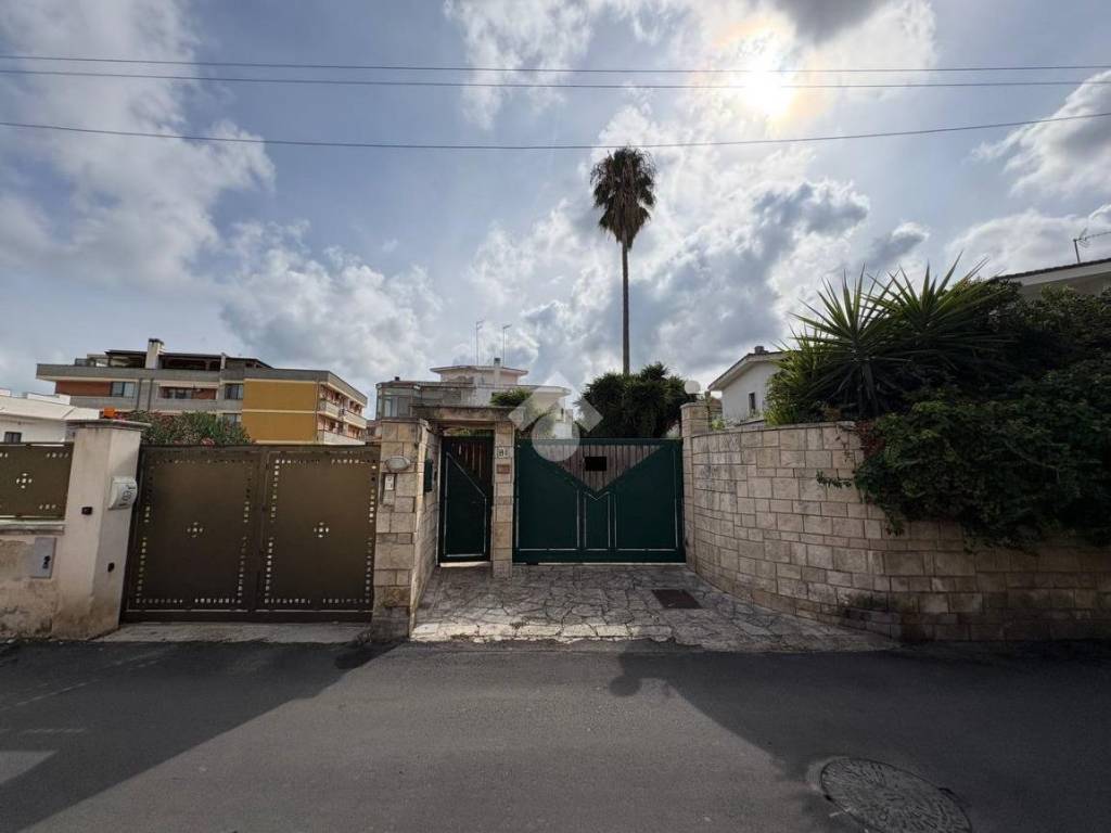 casa indipendente in vendita a Brindisi in zona Minnuta