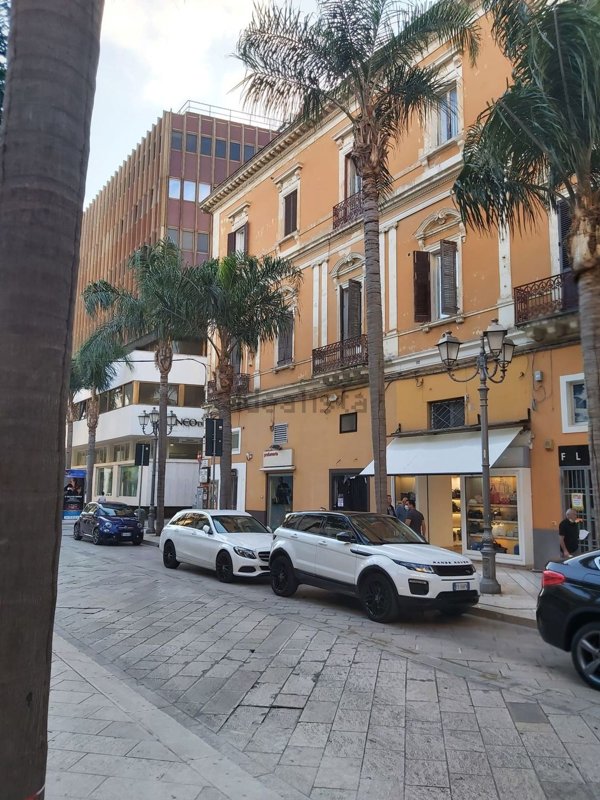 ufficio in vendita a Brindisi in zona Centro Città