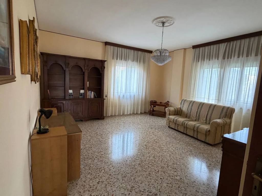 appartamento in vendita a Brindisi in zona Commenda
