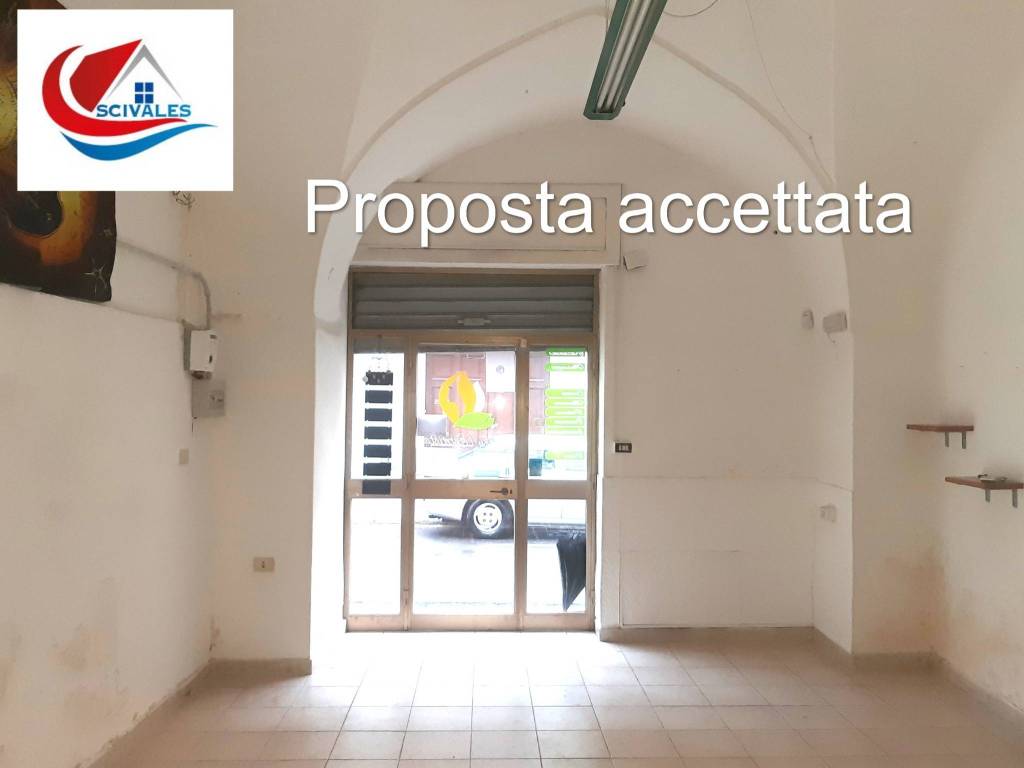 locale commerciale in vendita a Brindisi in zona Centro Città