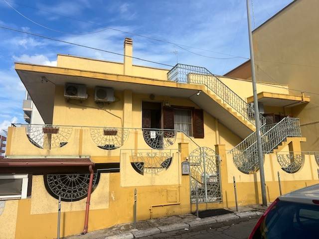 casa indipendente in vendita a Brindisi in zona Sant'Angelo