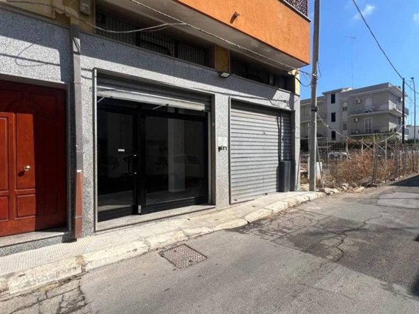 negozio in vendita a Brindisi in zona Sant'Angelo