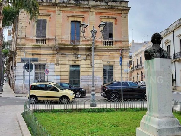 casa indipendente in vendita a Brindisi in zona Centro Città