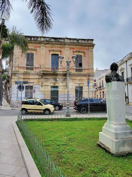 casa indipendente in vendita a Brindisi in zona Centro Città
