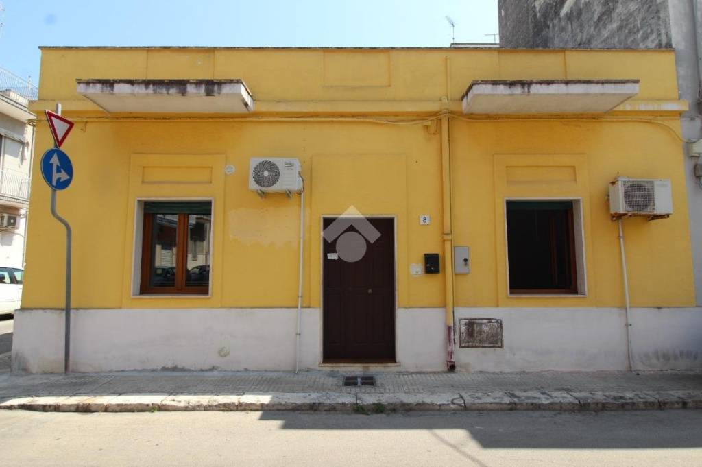 casa indipendente in vendita a Brindisi in zona Cappuccini