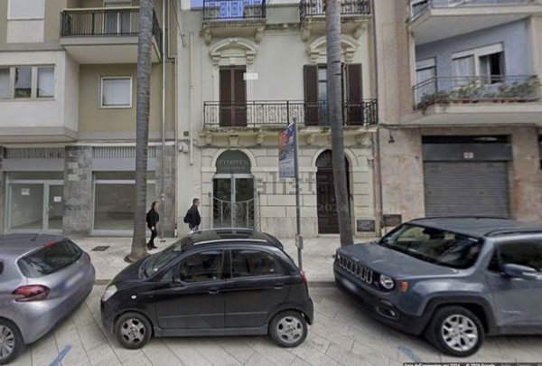 locale commerciale in vendita a Brindisi in zona Centro Città