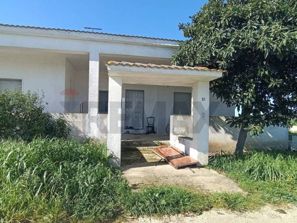 casa indipendente in vendita a Brindisi in zona Tuturano
