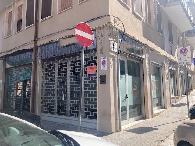 negozio in vendita a Brindisi in zona Centro Città