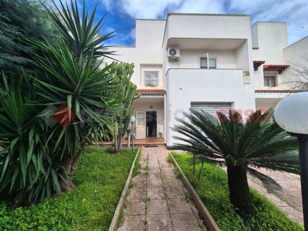 casa indipendente in vendita a Brindisi in zona La Rosa