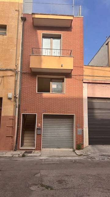 casa indipendente in vendita a Brindisi in zona Commenda