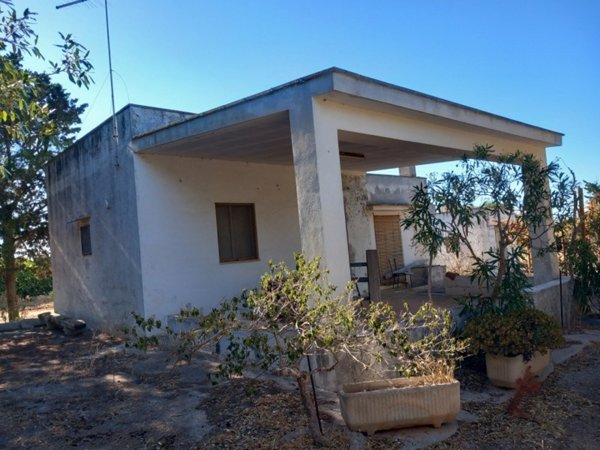 casa indipendente in vendita a Brindisi in zona Paradiso