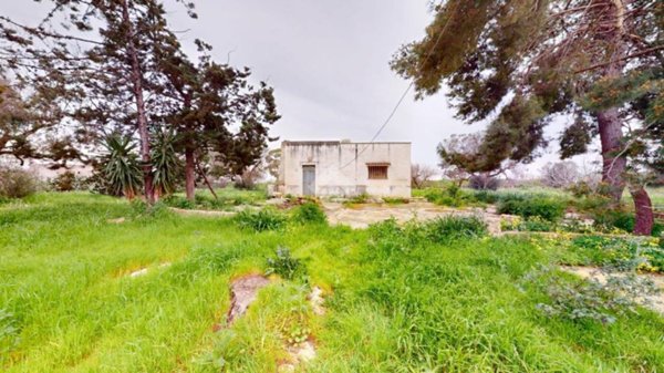 casa indipendente in vendita a Brindisi in zona Commenda