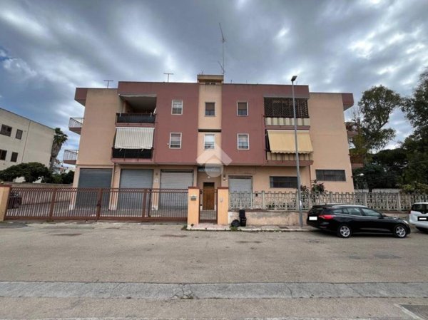 locale commerciale in vendita a Brindisi in zona Cappuccini