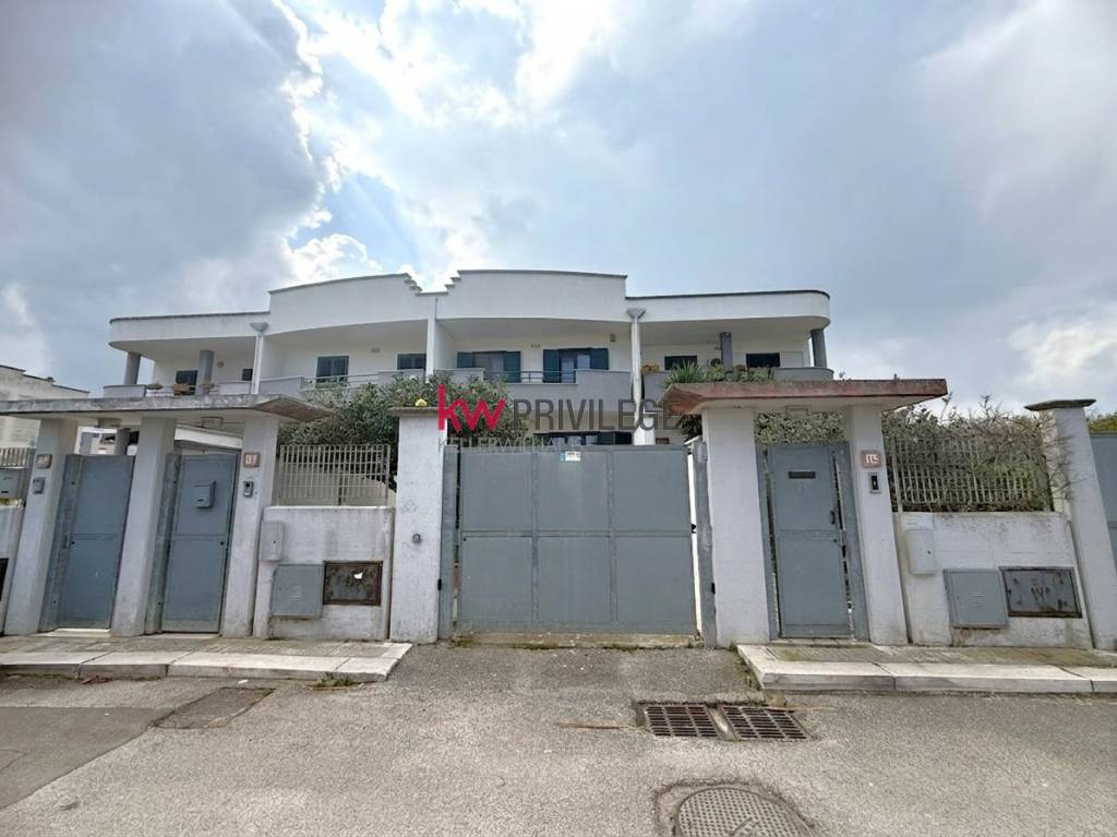 casa indipendente in vendita a Brindisi in zona Paradiso