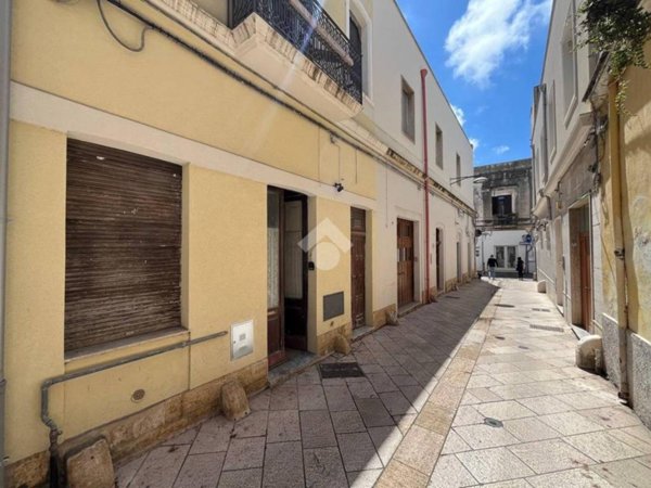 casa indipendente in vendita a Brindisi in zona Centro Città