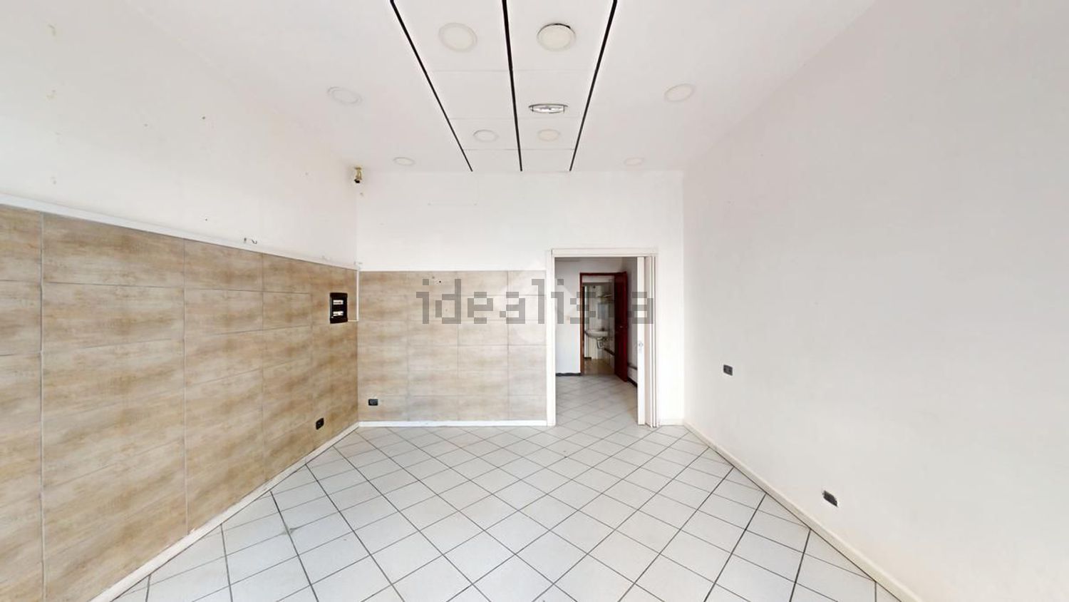 locale commerciale in vendita a Brindisi in zona Cappuccini