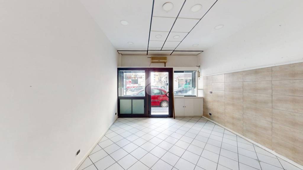 negozio in vendita a Brindisi in zona Cappuccini