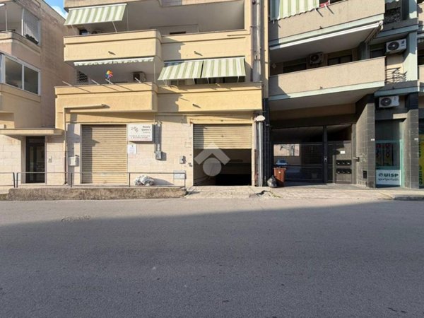 locale commerciale in vendita a Brindisi in zona Cappuccini