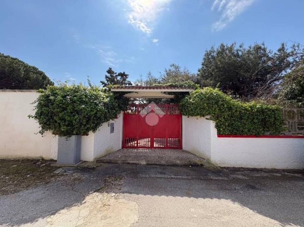 casa indipendente in vendita a Brindisi in zona Centro Città