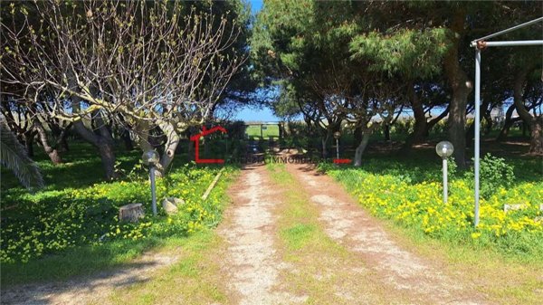 casa indipendente in vendita a Brindisi in zona Commenda
